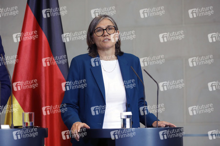 Treffen des Bundeskanzlers mit Vertretern der Automobilindustrie in Berlin