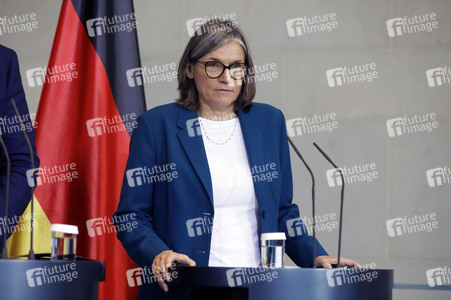 Treffen des Bundeskanzlers mit Vertretern der Automobilindustrie in Berlin