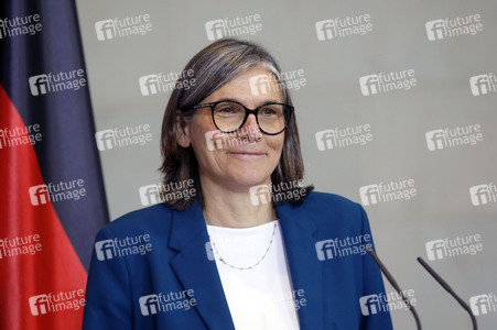 Treffen des Bundeskanzlers mit Vertretern der Automobilindustrie in Berlin