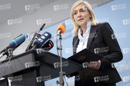 Pressestatement von Nina Warken in Berlin