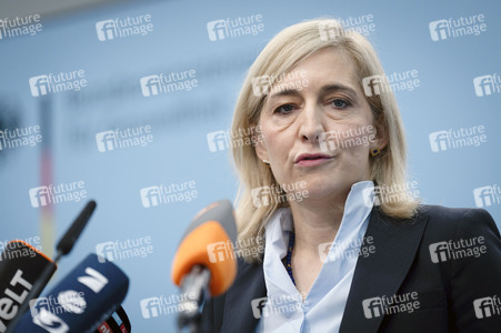 Pressestatement von Nina Warken in Berlin