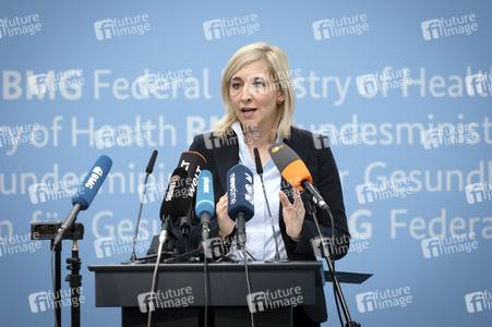 Pressestatement von Nina Warken in Berlin