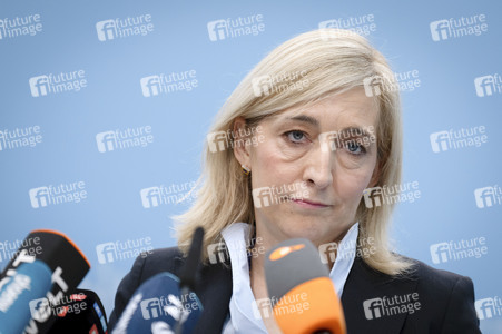 Pressestatement von Nina Warken in Berlin