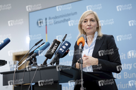 Pressestatement von Nina Warken in Berlin