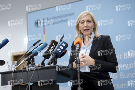 Pressestatement von Nina Warken in Berlin