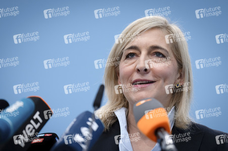 Pressestatement von Nina Warken in Berlin