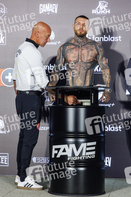 Wiegen zum Boxevent 'Fame Fighting 3' in Essen