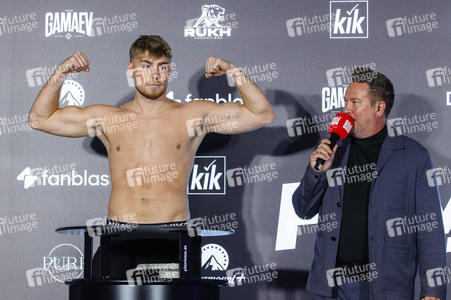 Wiegen zum Boxevent 'Fame Fighting 3' in Essen