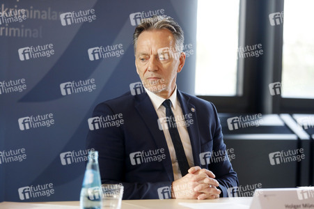 Pressekonferenz 'Bundeslagebilder Organisierte Kriminalität und Rauschgift' in Wiesbaden