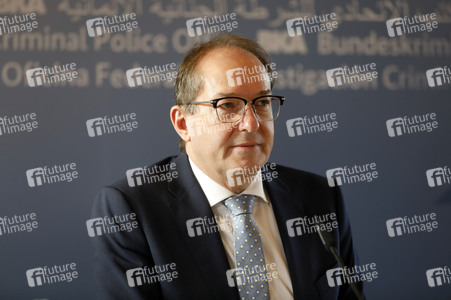 Pressekonferenz 'Bundeslagebilder Organisierte Kriminalität und Rauschgift' in Wiesbaden
