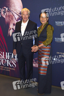 Filmpremiere 'Weisheit des Glücks' in Berlin