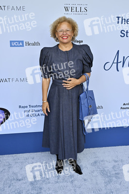 Rape Treatment Center and Stuart House Brunch mit dem Cast von 'The Pitt' in Los Angeles