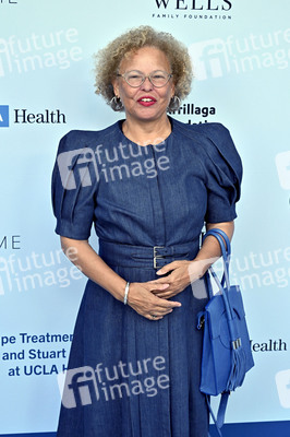 Rape Treatment Center and Stuart House Brunch mit dem Cast von 'The Pitt' in Los Angeles