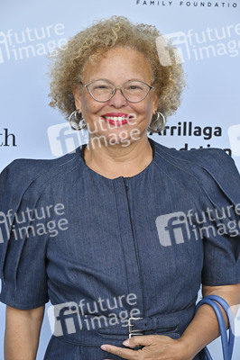 Rape Treatment Center and Stuart House Brunch mit dem Cast von 'The Pitt' in Los Angeles