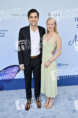 Rape Treatment Center and Stuart House Brunch mit dem Cast von 'The Pitt' in Los Angeles