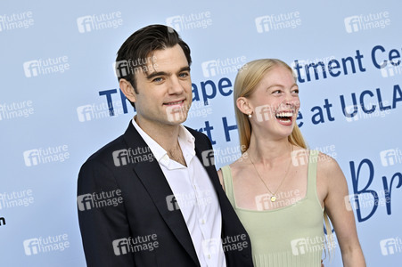 Rape Treatment Center and Stuart House Brunch mit dem Cast von 'The Pitt' in Los Angeles