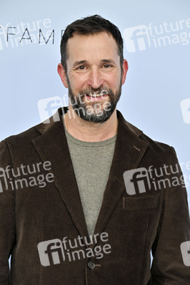 Rape Treatment Center and Stuart House Brunch mit dem Cast von 'The Pitt' in Los Angeles