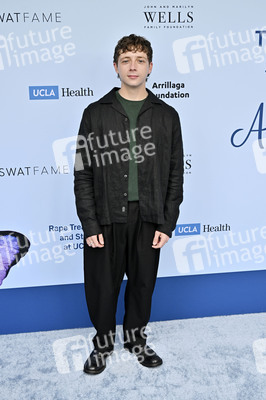 Rape Treatment Center and Stuart House Brunch mit dem Cast von 'The Pitt' in Los Angeles