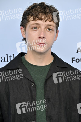 Rape Treatment Center and Stuart House Brunch mit dem Cast von 'The Pitt' in Los Angeles