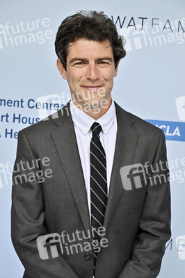 Rape Treatment Center and Stuart House Brunch mit dem Cast von 'The Pitt' in Los Angeles