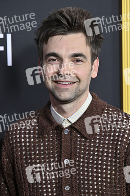 Closing Ceremony und Filmpremiere 'Song Sung Blue', AFI Fest 2025 in Los Angeles