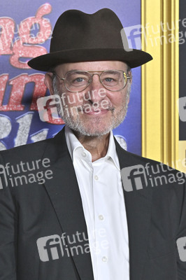 Closing Ceremony und Filmpremiere 'Song Sung Blue', AFI Fest 2025 in Los Angeles