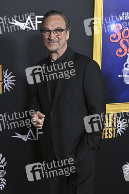Closing Ceremony und Filmpremiere 'Song Sung Blue', AFI Fest 2025 in Los Angeles