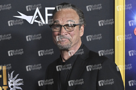 Closing Ceremony und Filmpremiere 'Song Sung Blue', AFI Fest 2025 in Los Angeles