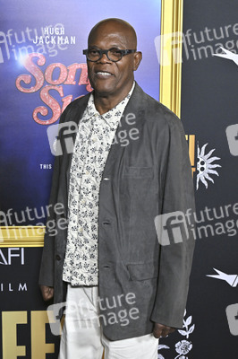 Closing Ceremony und Filmpremiere 'Song Sung Blue', AFI Fest 2025 in Los Angeles