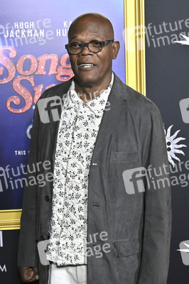 Closing Ceremony und Filmpremiere 'Song Sung Blue', AFI Fest 2025 in Los Angeles