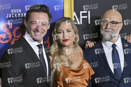 Closing Ceremony und Filmpremiere 'Song Sung Blue', AFI Fest 2025 in Los Angeles
