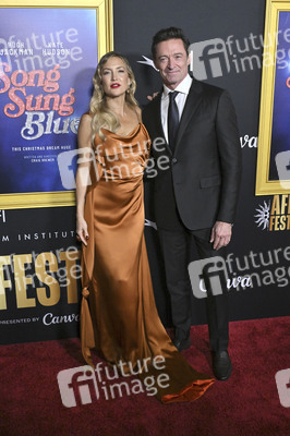 Closing Ceremony und Filmpremiere 'Song Sung Blue', AFI Fest 2025 in Los Angeles