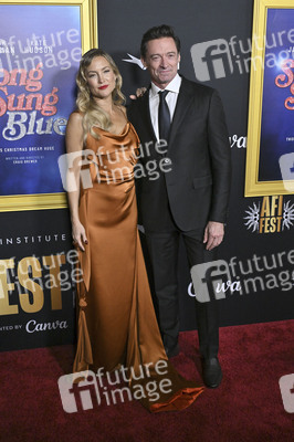 Closing Ceremony und Filmpremiere 'Song Sung Blue', AFI Fest 2025 in Los Angeles