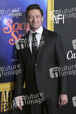 Closing Ceremony und Filmpremiere 'Song Sung Blue', AFI Fest 2025 in Los Angeles