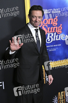 Closing Ceremony und Filmpremiere 'Song Sung Blue', AFI Fest 2025 in Los Angeles