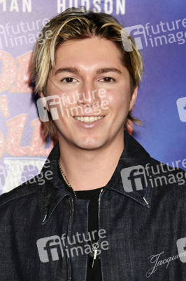 Closing Ceremony und Filmpremiere 'Song Sung Blue', AFI Fest 2025 in Los Angeles