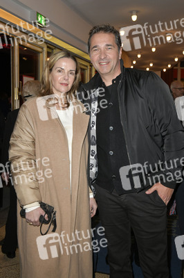 Theaterpremiere 'Carmen darf nicht platzen' in Berlin