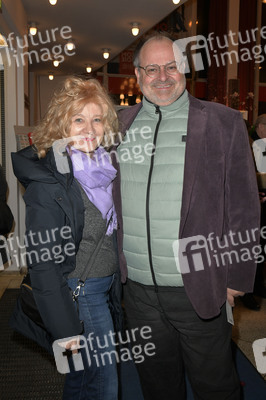 Theaterpremiere 'Carmen darf nicht platzen' in Berlin