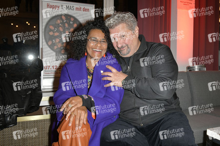 Theaterpremiere 'Carmen darf nicht platzen' in Berlin