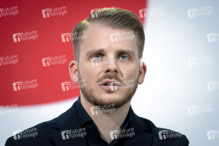Pressekonferenz mit dem SPD-Generalsekretär in Berlin