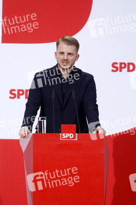 Pressekonferenz mit dem SPD-Generalsekretär in Berlin