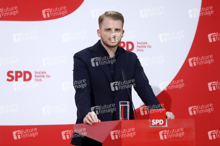 Pressekonferenz mit dem SPD-Generalsekretär in Berlin