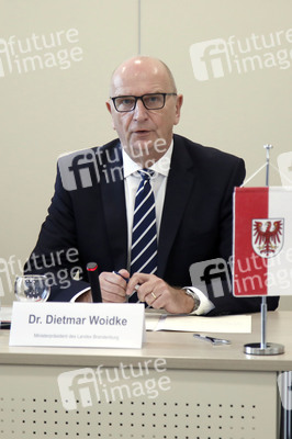 Pressekonferenz nach der gemeinsamen Kabinettssitzung der Landesregierungen von Berlin und Brandenburg in Potsdam