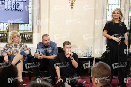 Pressekonferenz zum Musical 'Wir sind am Leben' in Berlin
