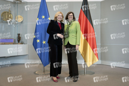 Empfang zum Gespräch zwischen der Bundestagspräsidentin und der Präsidentin des Bayerischen Landtags in Berlin