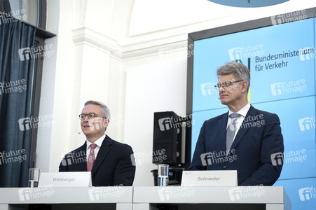 Pressekonferenz zum Thema neue i-kfz-App in Berlin