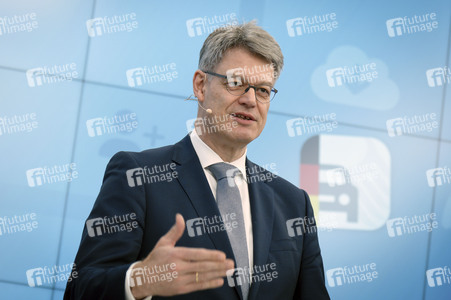 Pressekonferenz zum Thema neue i-kfz-App in Berlin