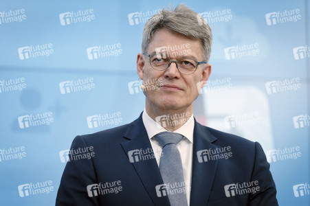 Pressekonferenz zum Thema neue i-kfz-App in Berlin