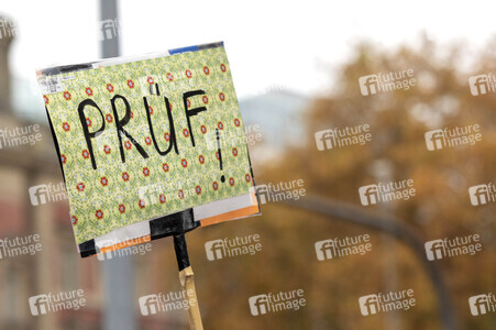 PRÜF! - Auftakt-Demo in Hamburg