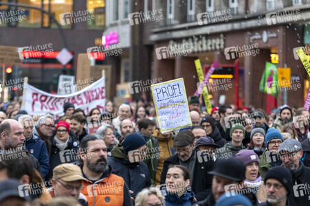 PRÜF! - Auftakt-Demo in Hamburg
